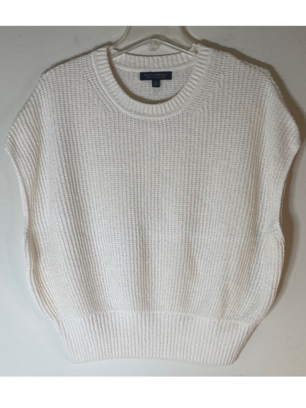 Banana Republic Boho Crew Neck Sweater Vest. M. NWT. $100!